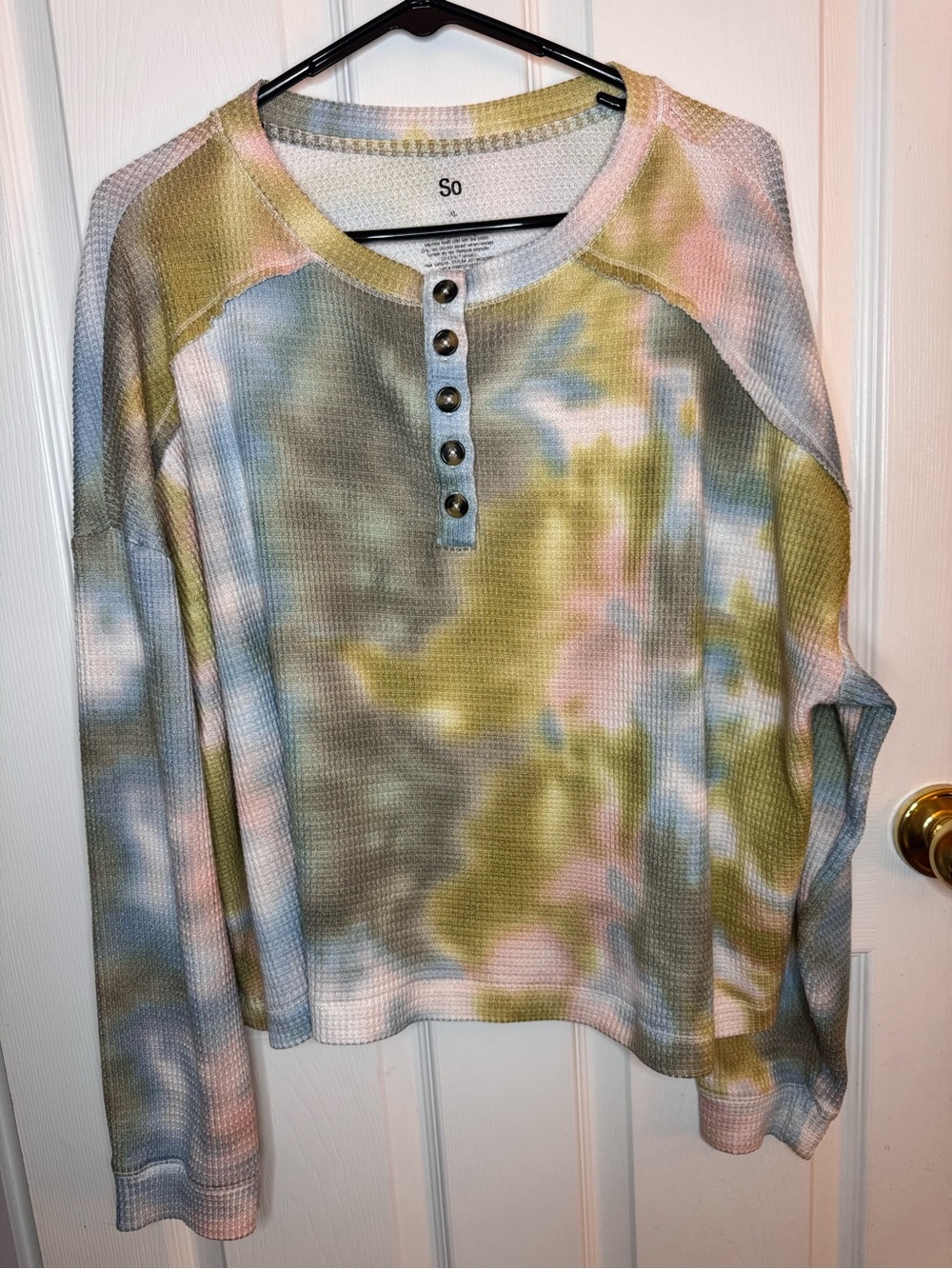 SO Pastel Tie-Dye Waffle Henley - Green, Pink & Blue
